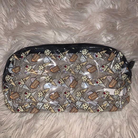 Ipsy Makeup Clutch - Picture 1 of 2